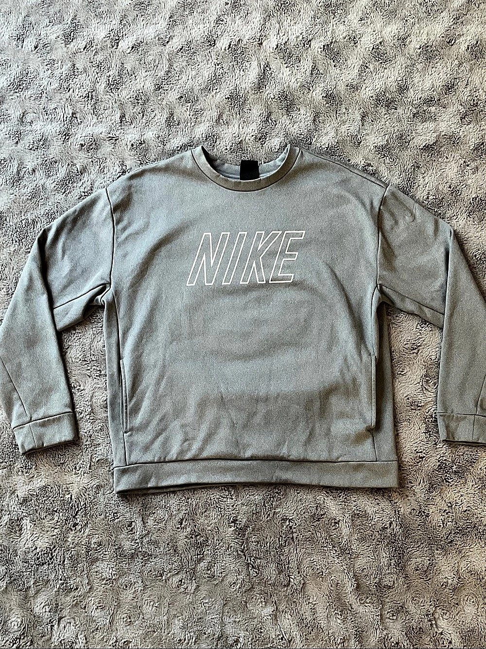 Nike Gray Crewneck Sweatshirt with pockets